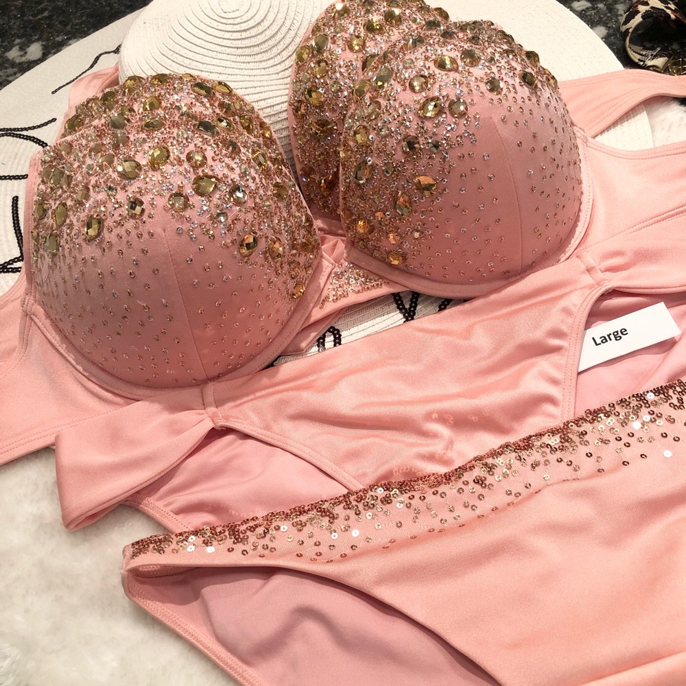 SOLD OUT on posh Canada 🇨🇦 VS bikini bombshell embellished 34D&various bottoms - Picture 4 of 16